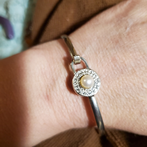 Vantel Pearls exclusive hostess bracelet - Picture 2 of 2